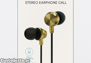 Fone de Ouvido Novoteck E-018   Áudio HD com Microfone Integrado