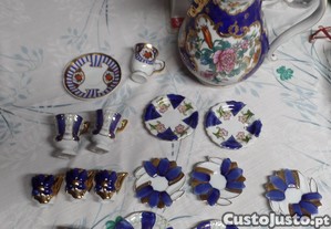 Conjunto Miniaturas em Porcelana Decorativa Vintage / Coleção (A12)