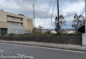 Armazém E Terreno Ao Centro De São João Da Madeira