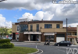 Loja / Estabelecimento Comercial em Batalha de 657,00 m²