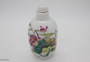 Snuff Bottle Porcelana Chinesa Família Rosa Kangxi Lotus e Pássaros Macada