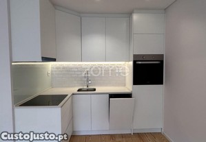 Apartamento T1 Próximo Ao Metro Da Trindade -...