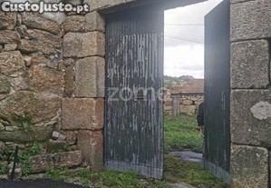 Quinta, Construções Em Pedra, Linha De Água,...