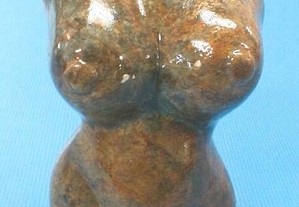 Busto pedra sabão 15x9x7cm