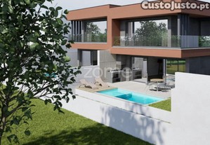 Moradia T3 Geminada Em Castelões