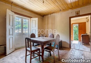 Quintinha Com Casa Em Pedra E Terreno Com 1.200...
