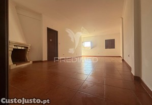 Apartamento t2 no centro de almograve para