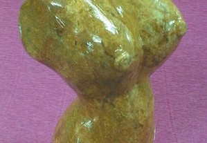 Busto pedra sabão 15x7cm