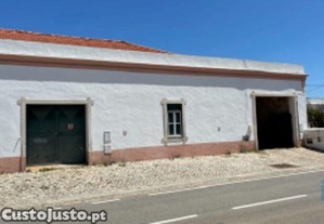 Prdio em Loul (So Sebastio) de 620,00 m