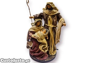 Prespio Escultrico Tecido Endurecido e Resina   Sagrada Famlia