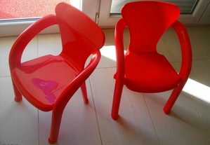 2 cadeiras de criança