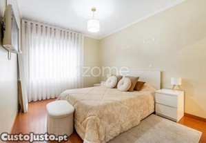 Apartamento T3 Semi Remodelado Em Padim Da...