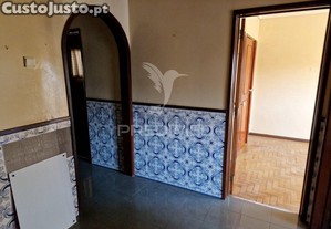 T2 moderno e confortável na pontinha - a dois passos do metro