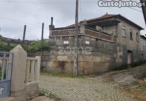 Moradia Em Maços - Chaves