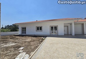 Casa / Villa T2 em Branca de 130,00 m
