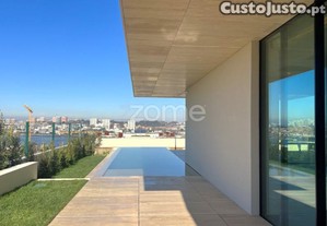 Moradia T4 Com Vistas Rio, Em Condomínio De...