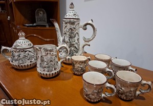 Servio de caf muito antigo