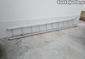 1 carrinho de mo mais 1 escada (10 degraus, 3,5m)