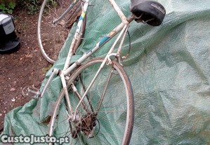 Bicicleta de corrida em bom estado