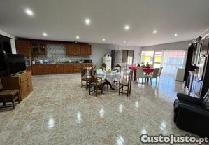 Moradia T3+1 Com Amplas Áreas E Vistas...