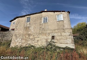 Moradia T3 em Moimenta de Raia   onde Portugal se encontra com Espanha