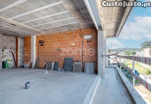 Apartamento T2 Novo C/Varanda E 2 Lug. Garagem...