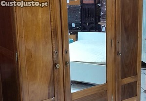 Roupeiro vintage de 3 portas