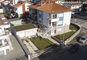 Predio Em Propriedade Total Com 3 Apartamentos...