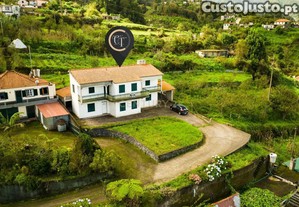 Fant�stica Moradia T5 - S�o Roque do Faial - Santana