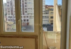 Imvel com grande potencial em Campolide   excelente oportunidade em Lisboa