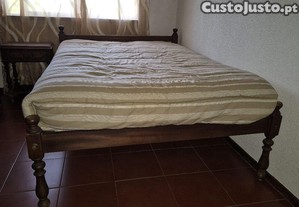 Moblia de quarto em pinho