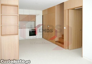 Apartamento T2 Duplex Novo - Frao S - Rua Pedro Hispano