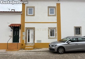 Oportunidade imperdvel em pleno centro Histrico de Salvaterra de Magos!