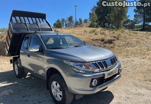 Mitsubishi L200 2.4 DI-D CD Invite CC 4WD