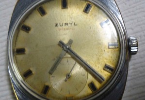 relógio de homem ZURYL a trabalhar