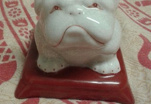Cão porcelana chinesa ou japonesa