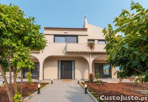 Moradia T5 | Piscina Aquecida | Totalmente Renovada | Gambelas