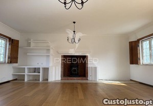 Refúgio exclusivo: propriedade de 4 hectares com moradia de conforto. próxima do mar.