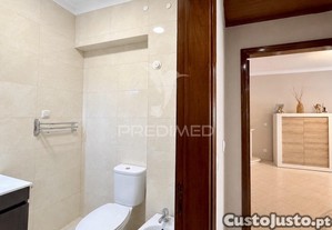 Apartamento t2 em vila nova da caparica