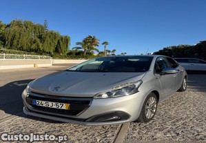 Peugeot 208 1.6 Blue HDI Style