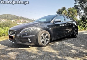 Volvo V40 2.0 D2 R-DESIGN 120CV C/ GPS - C/ GARANTIA - NOVO
