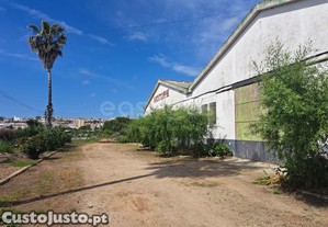 Armazm E Atividade Industrial Em Zona De...