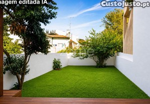 Moradia T3+2 Renovada Com Jardim E Terraço,...