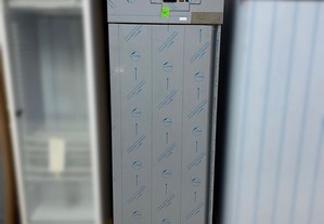Armário de conservação de congelados com 3 prateleiras (530x650mm)