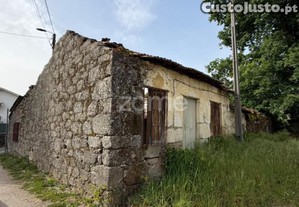 Casa Para Restauro No Centro De Paredes