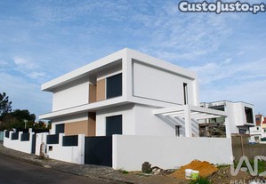Casa T3 em Amora de 121,00 m²
