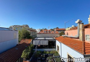 T3 Duplex Remodelado, Com 2 Lugares De Garagem...