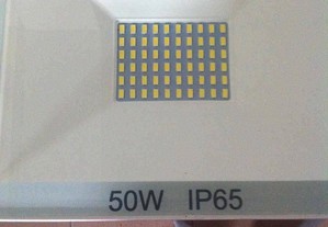 Projectores de leds 50w 4000 lumens p/ exterior