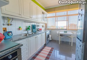 Apartamento T2 para em Oeiras