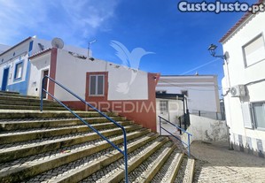 Moradia tradicional t2 no coração de ferragudo   próxima da igreja e praia
